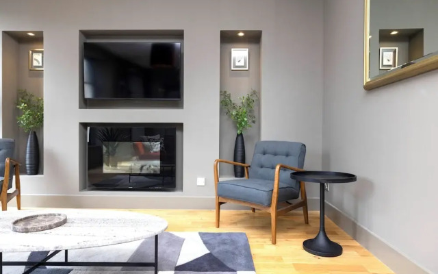 Stylish 2-bed flat in New Town