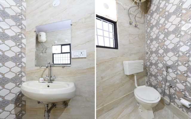 OYO 22394 Club Residency