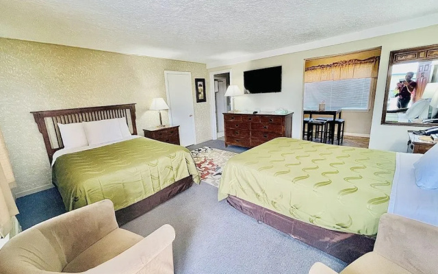 Sage N Sand Motel