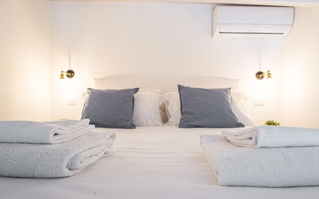 Piccola Luna Cozy Home