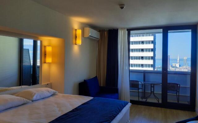 STUDIO ON 42th FLOOR - ORBI CITY