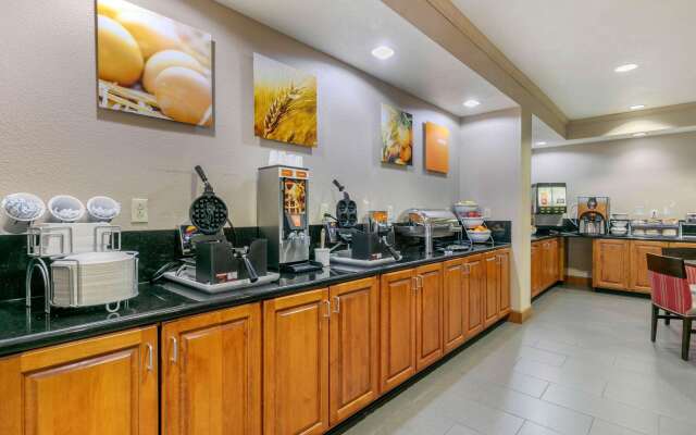 Comfort Suites Hopkinsville near Fort Campbell