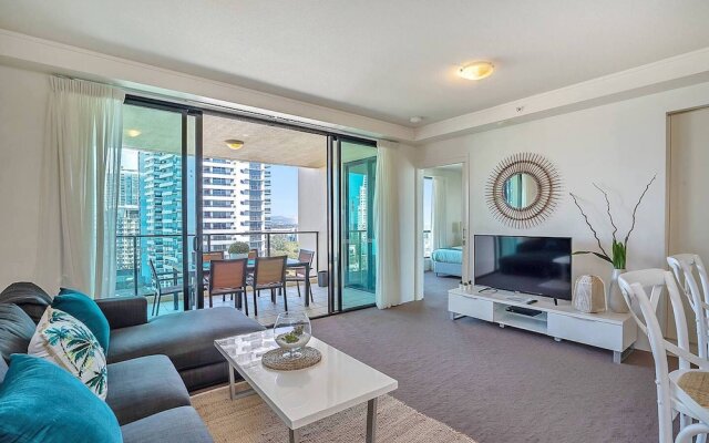 Stylish Apartment With Views