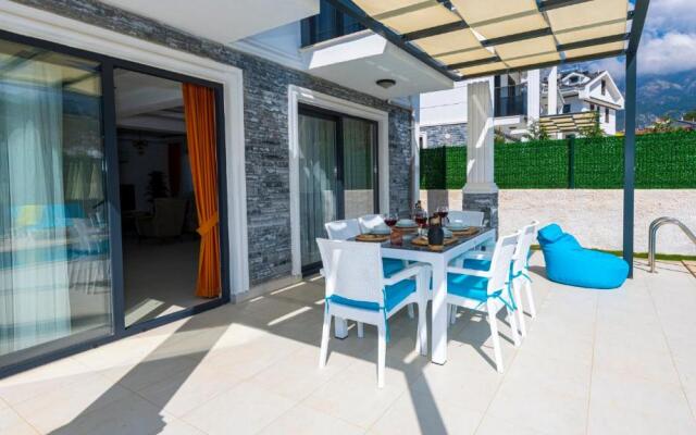 Hisar 1 - 4 Bedroom Holiday Villa in Hisarönü