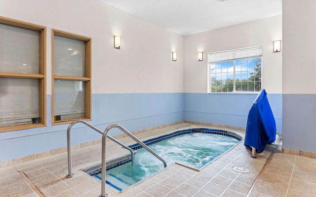 Comfort Suites Grayslake near Libertyville North