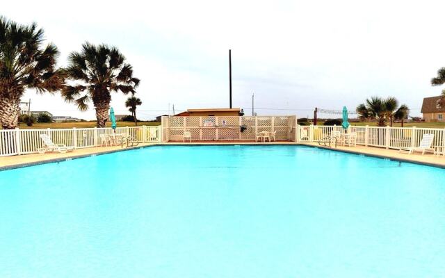 41ir: Beach  3 Bedroom Condo