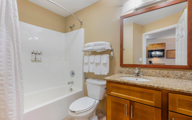Candlewood Suites Indianapolis East by IHG