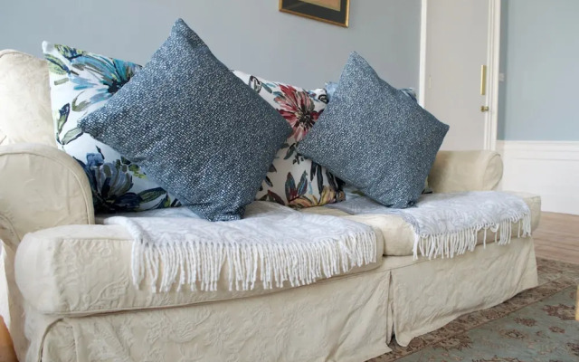 4 Bed Apartment, Sleeps 8-10