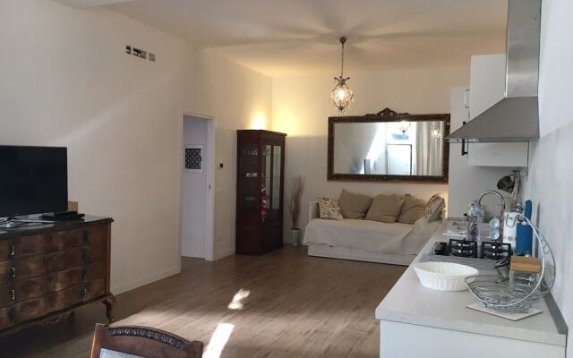 Elegant Flat 15 min From the Center of Milan