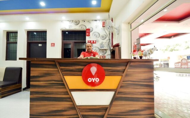 OYO 5785 Silver One