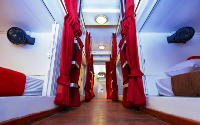 Haad Rin Beach Luxury Hostel