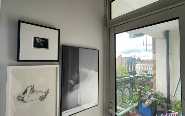 Contemporary 1BD Flat W/balcony - Stoke Newington!