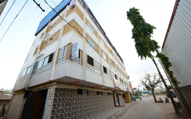 SPOT ON 37153 Karavali Paradise
