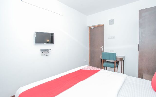 OYO 12525 Aditya Inn