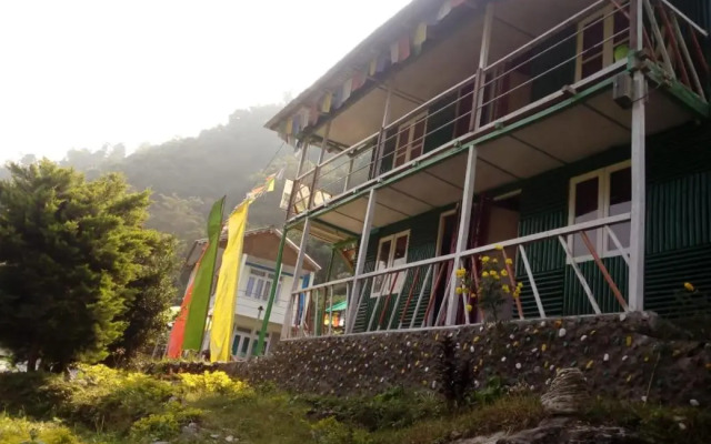 Vamoosetrail Pedong Village Resort