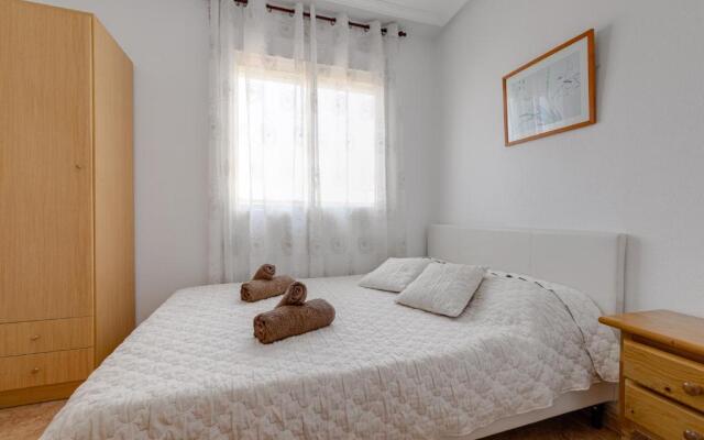 Apartment Ramon Gallud 204