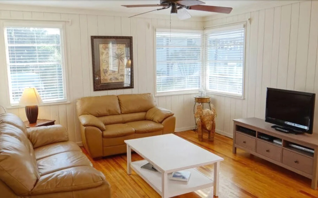 106 30th St 4 Bedroom Home