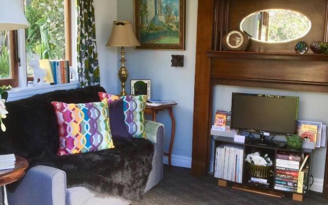 Ah House Nelson City B&B