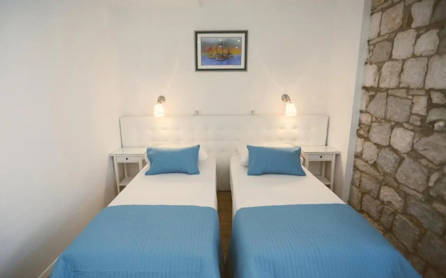 Split Old Town Suites 2