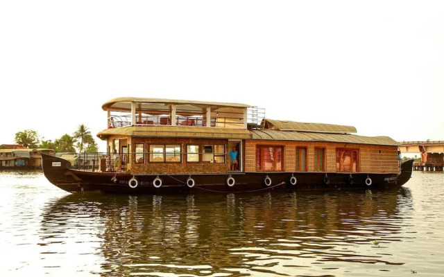 Sreekrishna Houseboat