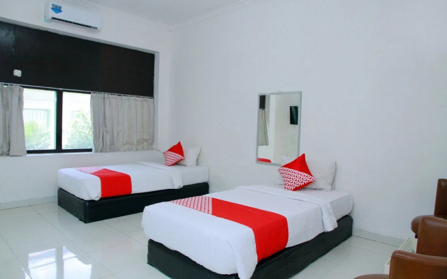 Grand Wisata Hotel by OYO Rooms
