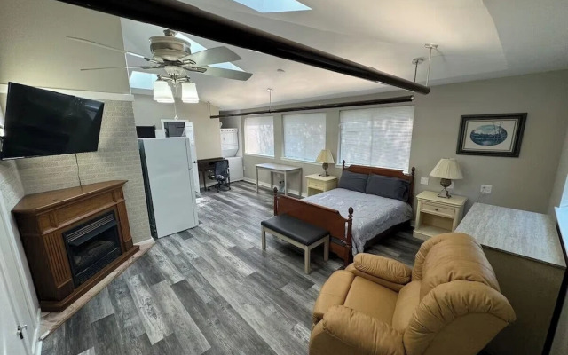 Private Studio Pet Friendly A/C + Wi-fi