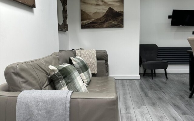 Stunning 4-bed House in Birmingham