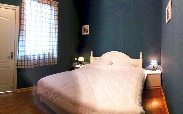 Romantic Youth Hostel