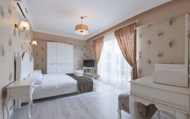 Room Room Boutique Hotel