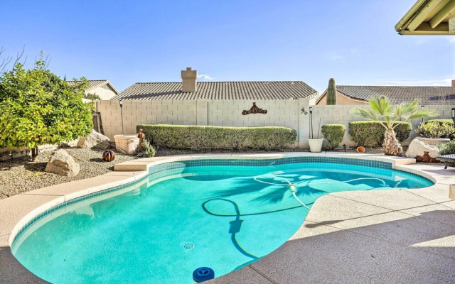 Pool, BBQ & Fire Pit: Family Home in Cave Creek