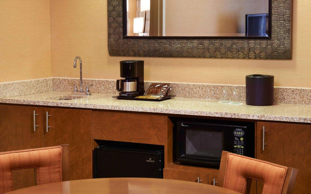 Courtyard by Marriott Milwaukee Downtown