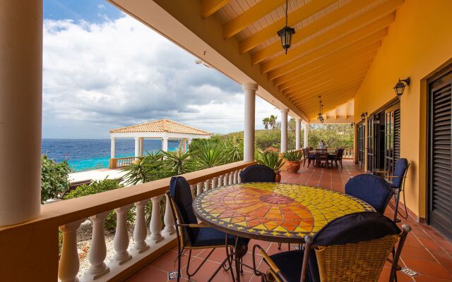 Stunning Caribbean Style Ocean Front Villa