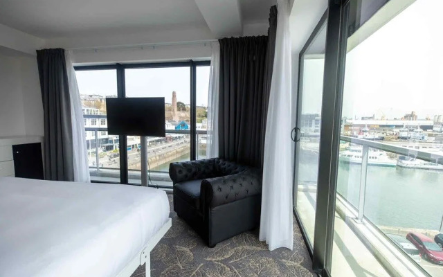 Hôtel Barracuda & Spa, Centre Port, pieds dans l'eau, vue mer