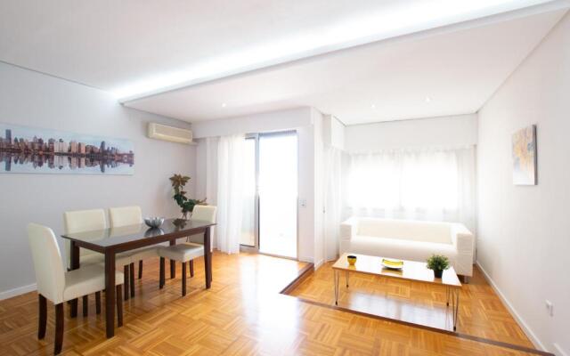 Light and bright apartment in central Valencia