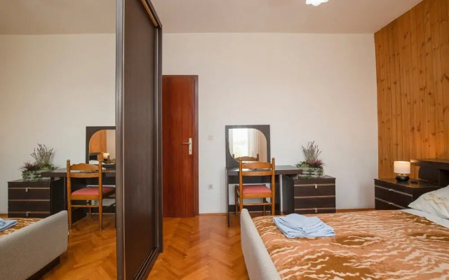 Beachfront Apartment Gaj 6