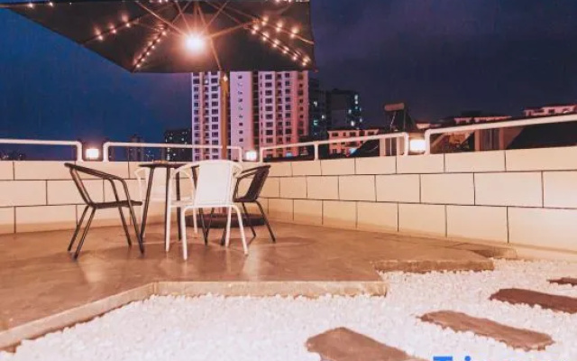 Weidingmao Apartment