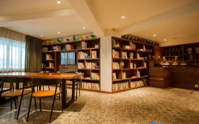 Taoshe Art Hotel (Jingdezhen People's Square)