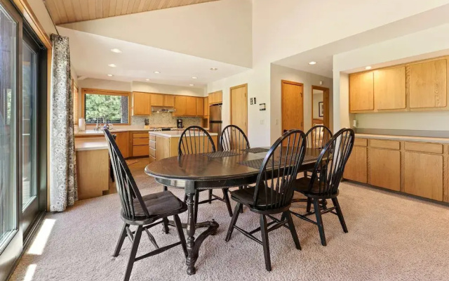 10 Tan Oak