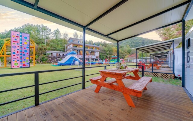 Gapyeong Saeyeon Caravan - Glamping