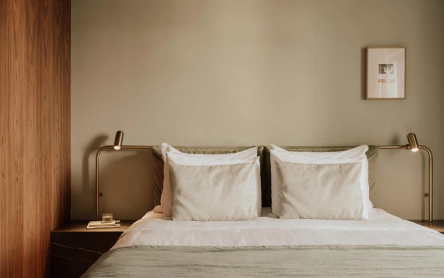 Perianth Hotel