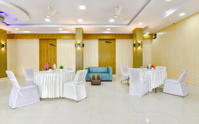 Pink Palace by FabHotel