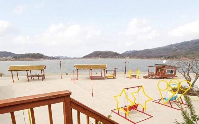 Ganghwado Lakeside & Sky Pension