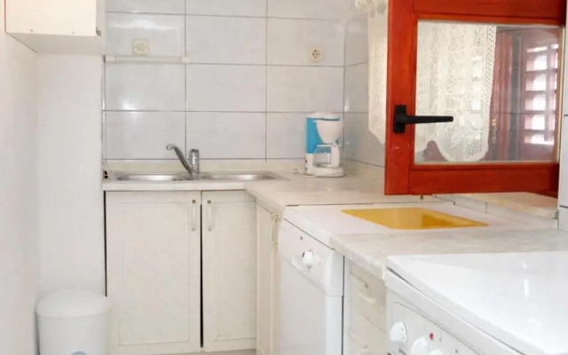 Apartments and rooms with parking space Supetar, Brac - 5658