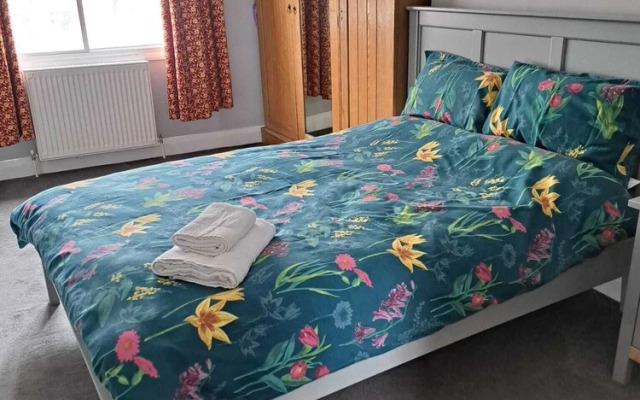 Victorian Building - Sleeps 5 - Pet Friendly