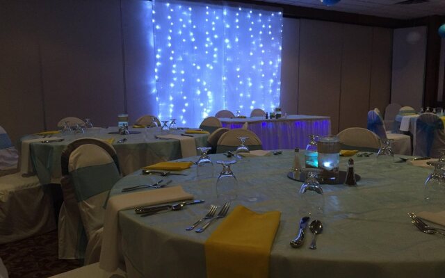 Holiday Lodge Hotel & Conference Center