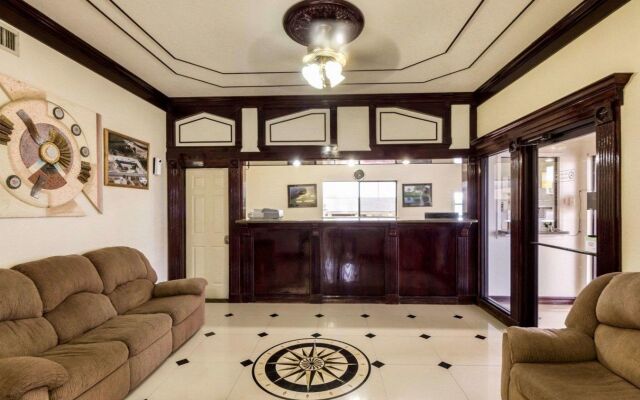 Three Rivers Executive Inn & Suites By OYO