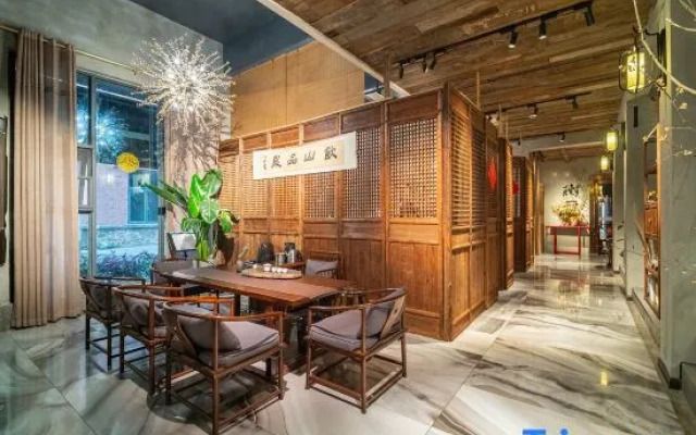 Yunlu garden hotel（Duyun sanxian museum branch）