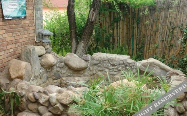 Yingyuetan Hotspring Hotel