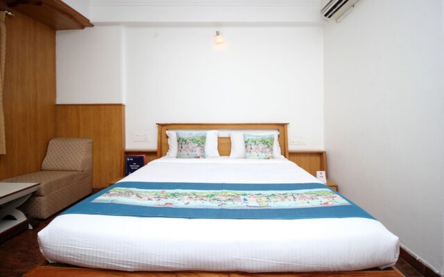 OYO 8646 Hotel Pioneer