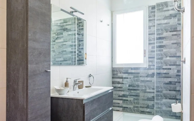 Casa Kenzo With Parking by Napoliapartments